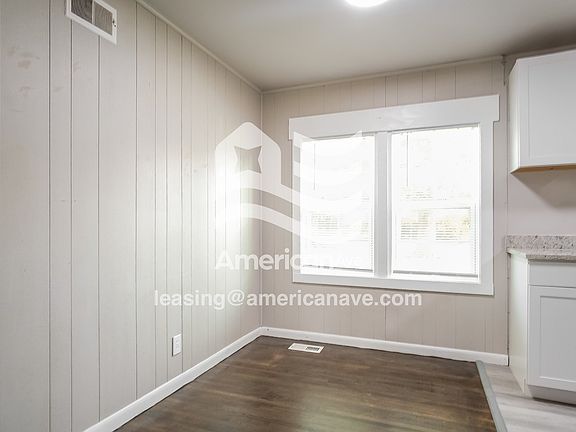 1696326_004_dining_room_13926644.jpg