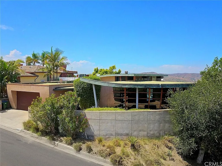 1488 Pacific Ave — Photo 13