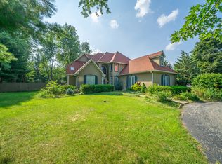 9817 N Hunters Ln, Spring Grove, IL 60081