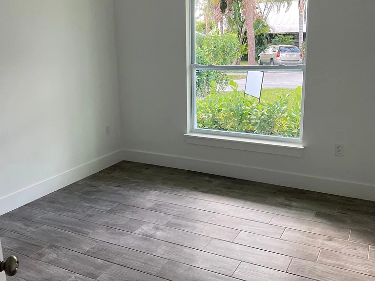 2825 SW Feroe Ave — Photo 6