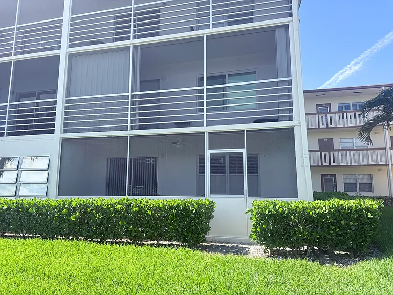 52 Mansfield Dr #B — Photo 25