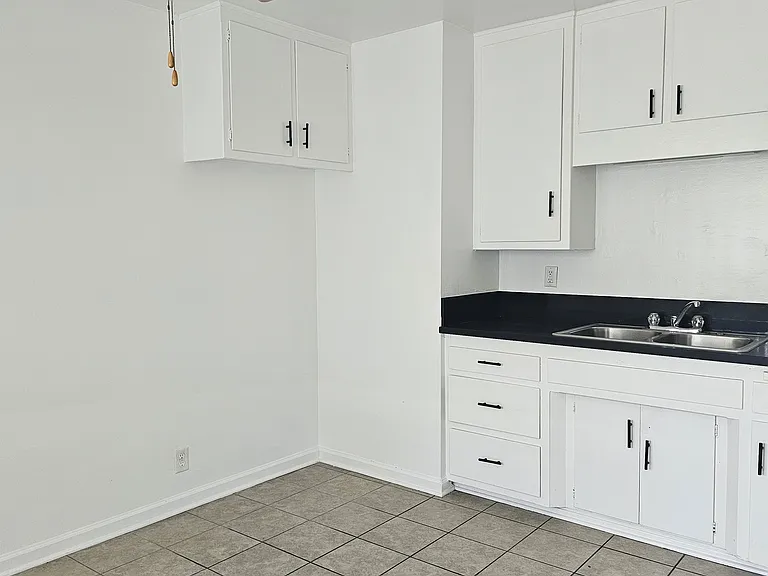 Will-Ane Apts — Photo 12