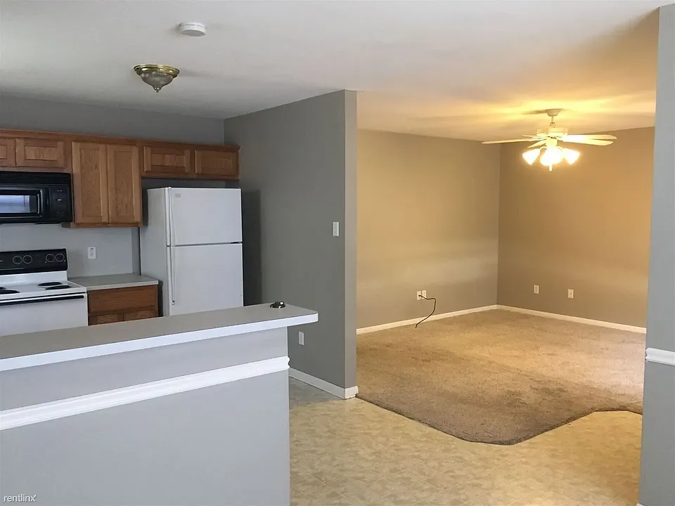 1742 Rock Hollow Loop