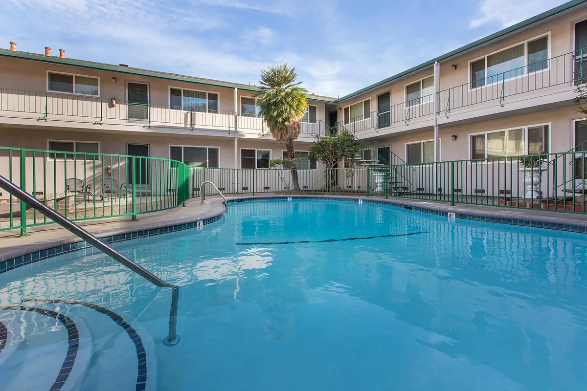 Building Photo - Valley Manor Apartments