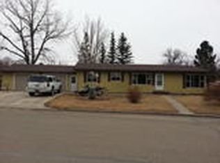 202 5th St NE, Mohall, ND 58761