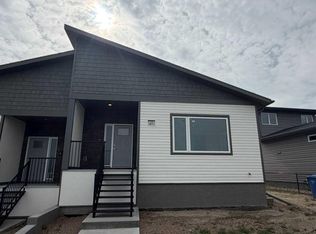 33 W Sierra Grn SW, Medicine Hat, AB T1B0R5