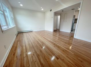 1 Lincoln Gate, Plainview, NY 11803