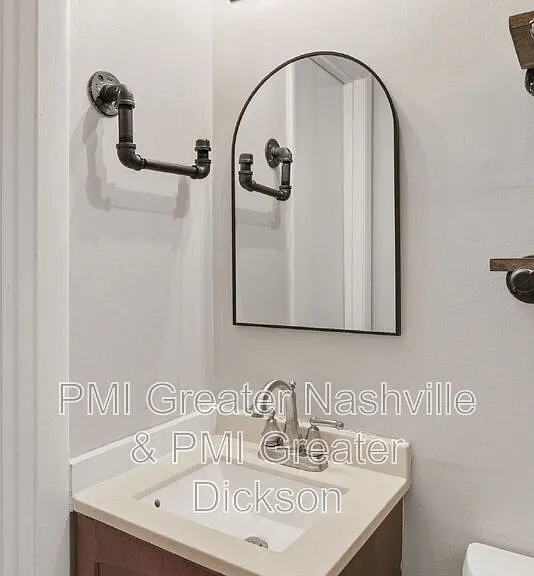 704 McPherson Dr — Photo 14