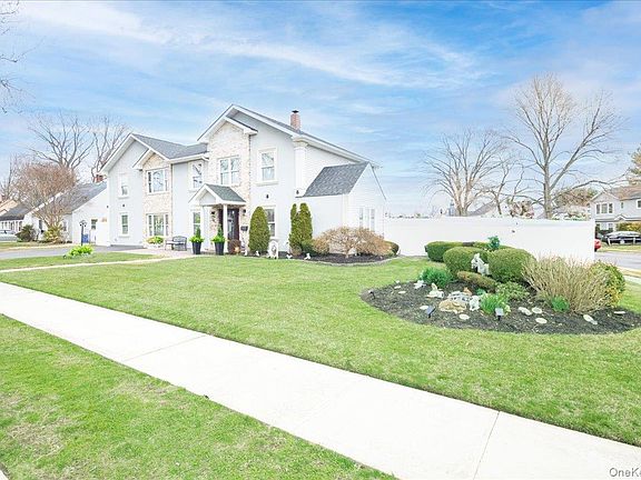 3rd image of 35 Carnation Road