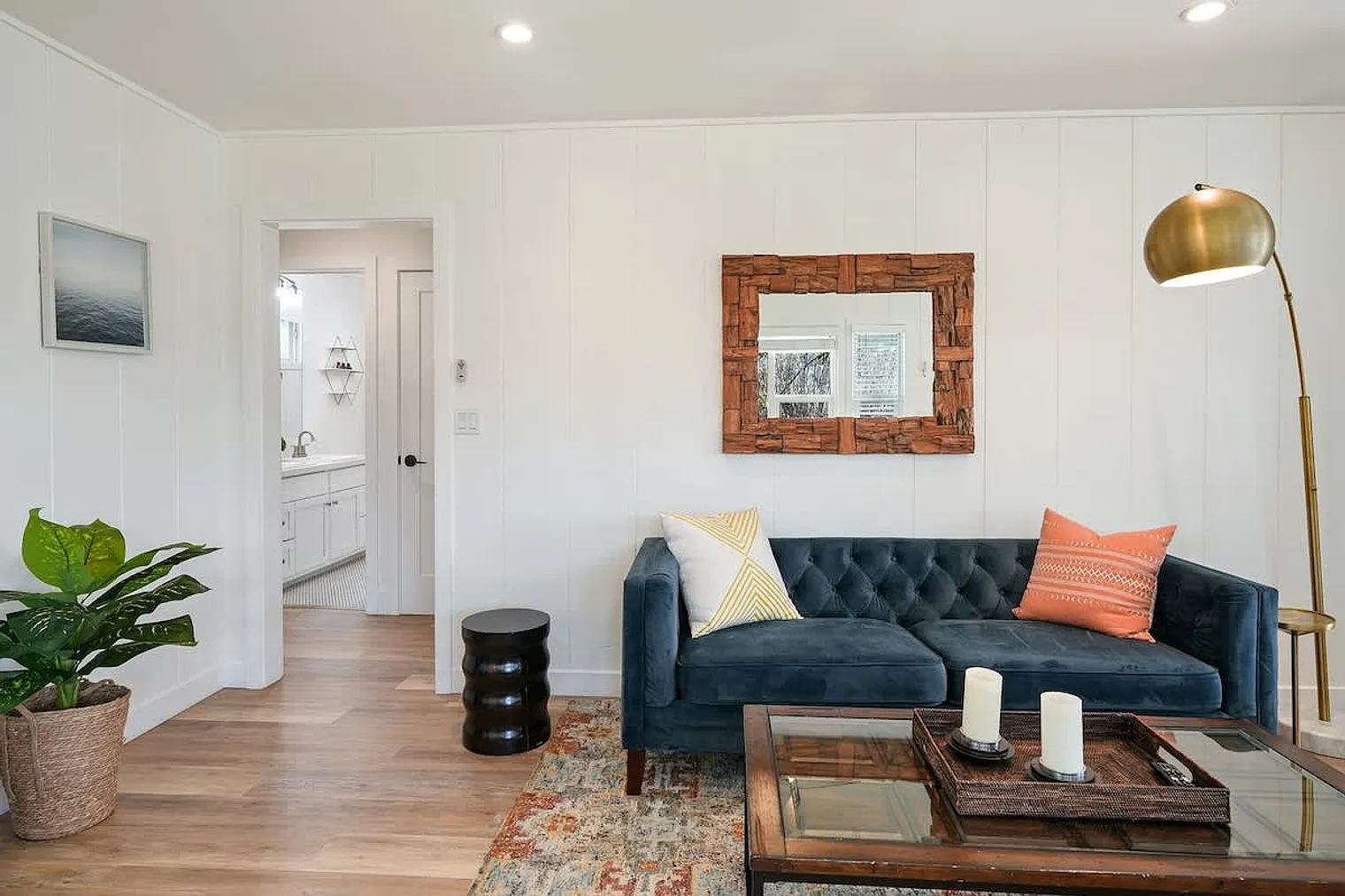 3 bed, 2.0 bath, 839 sqft, $9,884 — Photo 2
