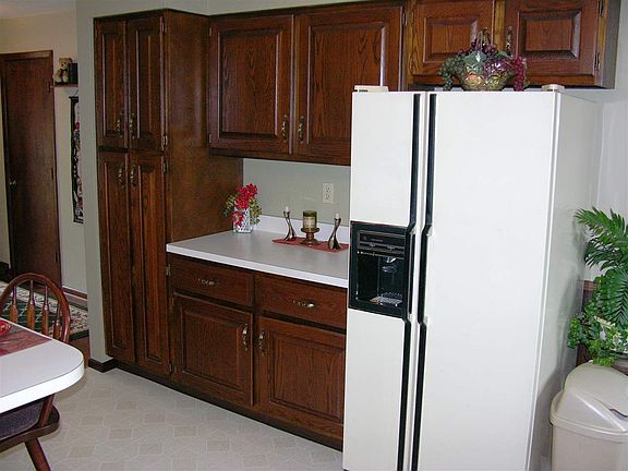 4th image of 436 W Hillside Dr