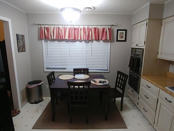 2nd image of 520 Muriel St