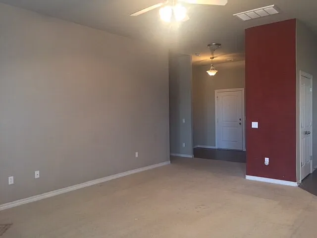 3 bed, 2.0 bath, 1613 sqft, $1,895 — Photo 2