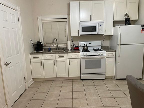 4th image of 4150 Victory Blvd Floor 1