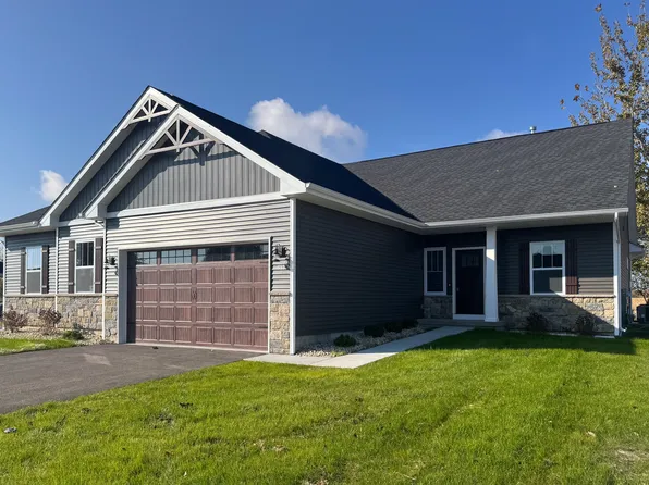 631 Anjali Ct #R, Sycamore, IL 60178