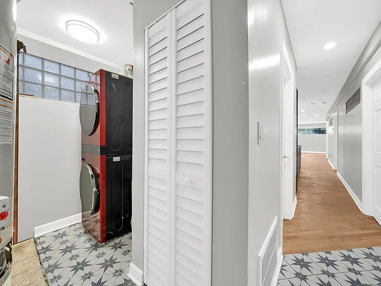 3001 N Damen Ave #1 — Photo 15