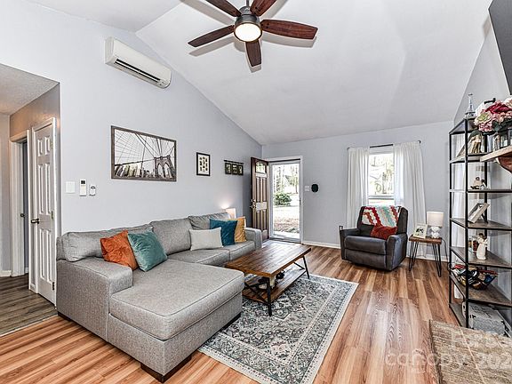 4th image of 6714 Hickory Trace Dr