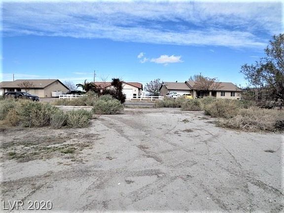 4th image of 1271 S Comstock Cir E