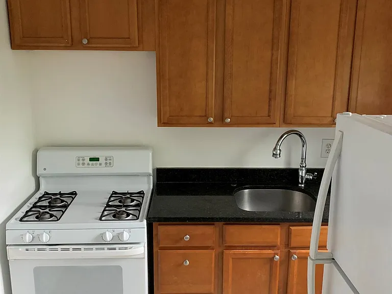 Hampshire View Apartments II, LLC — Photo 4