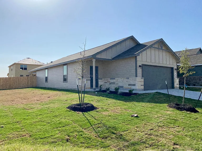 2445 Ayers Dr — Photo 1