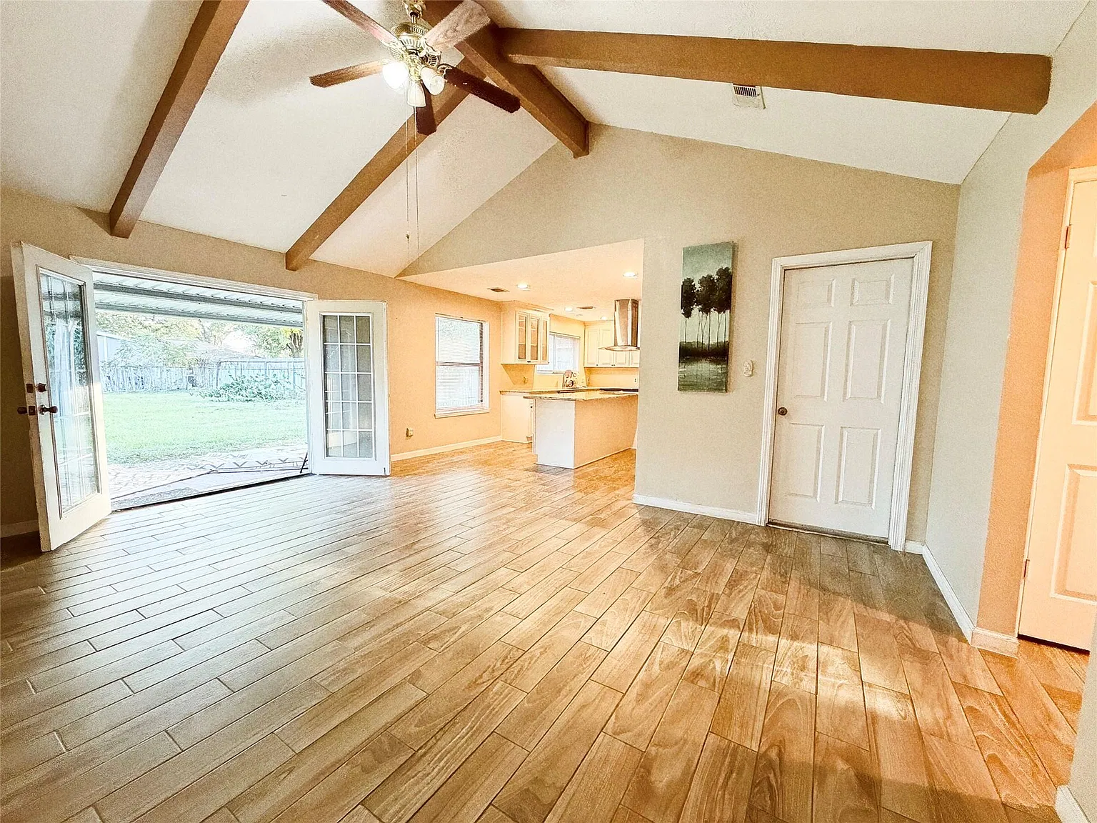 3 bed, 2.0 bath, 1244 sqft, $1,700 — Photo 4