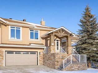 14 Discovery Woods Vlg SW, Calgary, AB T3H5A6