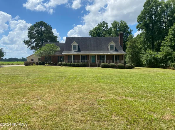 1015 N Croom Bland Road, Kinston, NC 28504