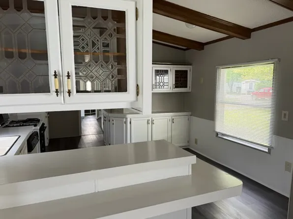 77 2nd St #77SE, Carleton, MI 48117