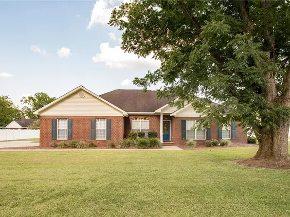 2406 Red Oak Dr, Waycross, GA 31501