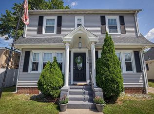 10 Spenstone Rd, Cranston, RI 02910