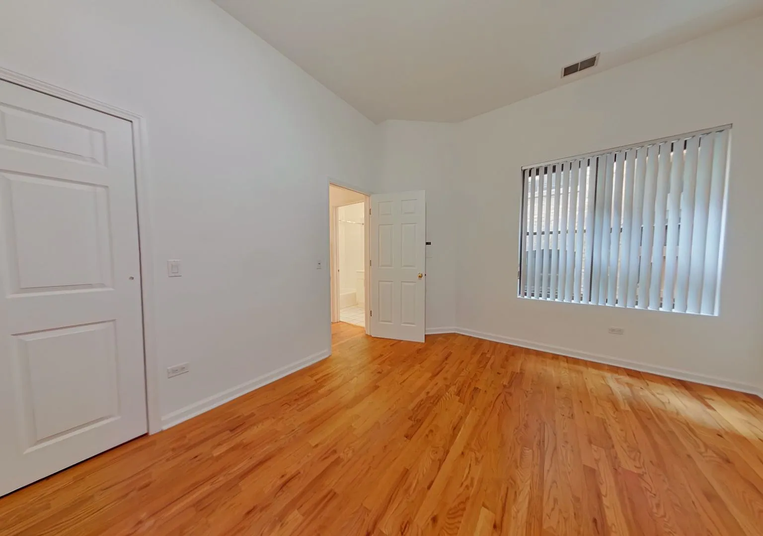 721-23 Briar — Photo 2
