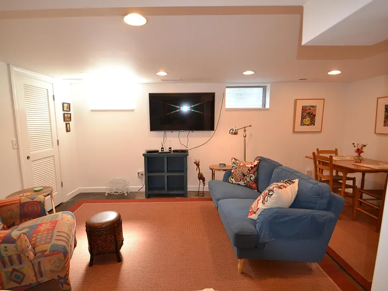 574 Terrace Ave #4 — Photo 5