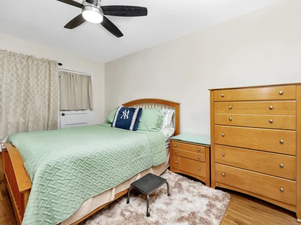 62-45 69th Place image 4 of 27