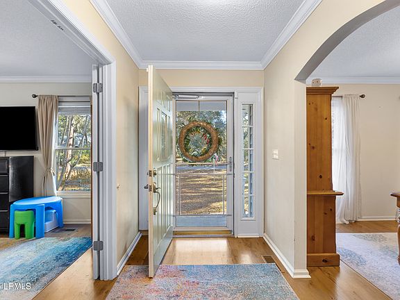 3rd image of 6 Spring Knob Cir