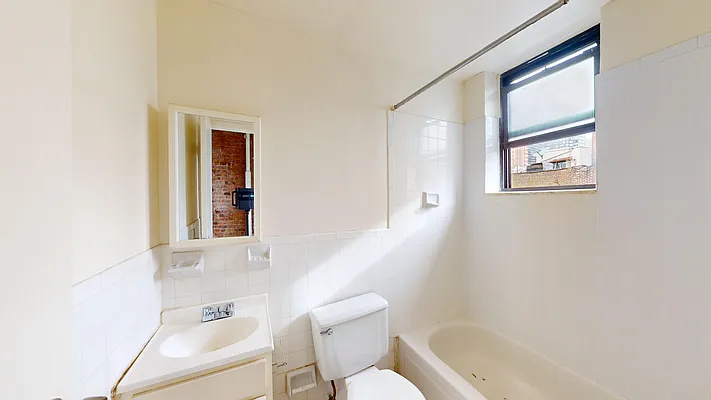 Rented by Bond New York | media 26