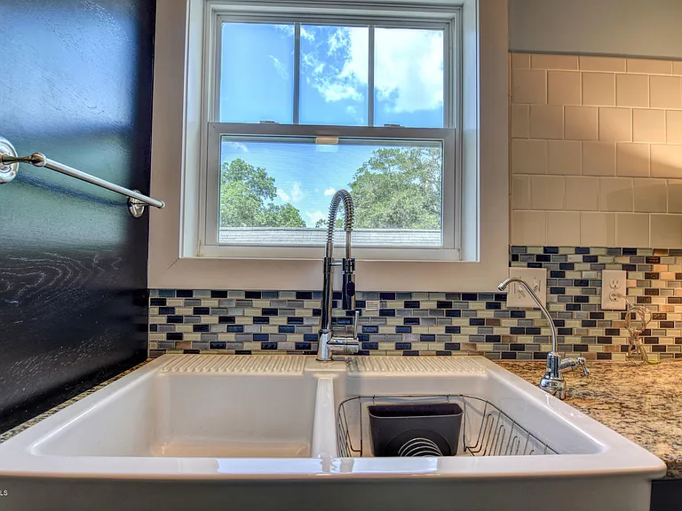2107 Metts Ave — Photo 25