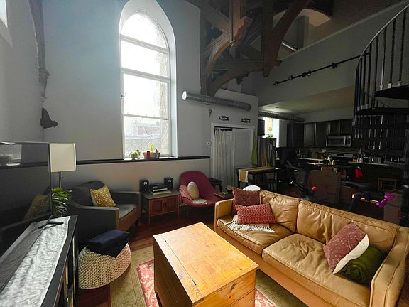 5th image of 1236-44 E Columbia Ave #11