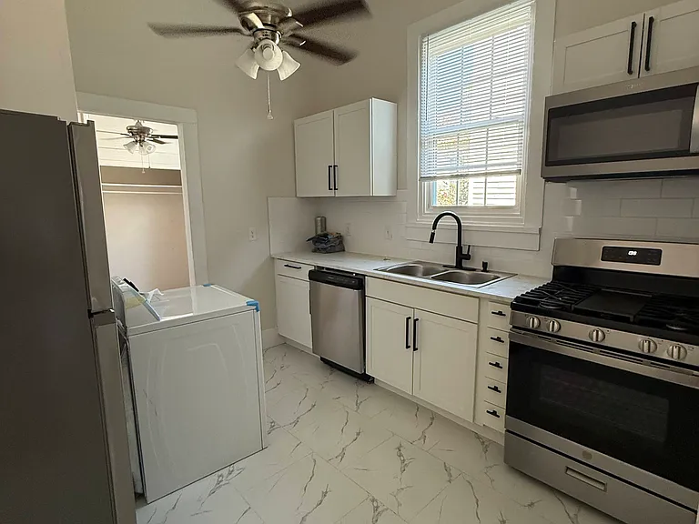 4419 Coliseum St #C — Photo 13
