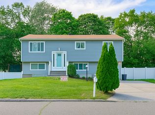 (Undisclosed Address), Selden, NY 11784