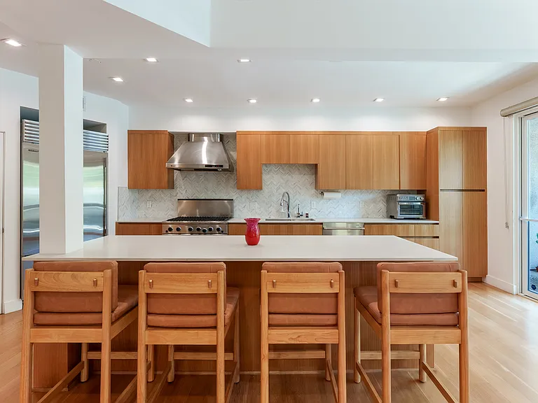 723 Westmount Dr #106 — Photo 7