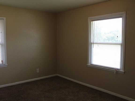 2nd image of 1612 Vickie Dr