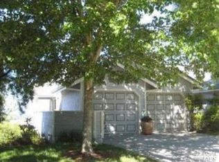 2047 Stonefield Ln, Santa Rosa, CA 95403