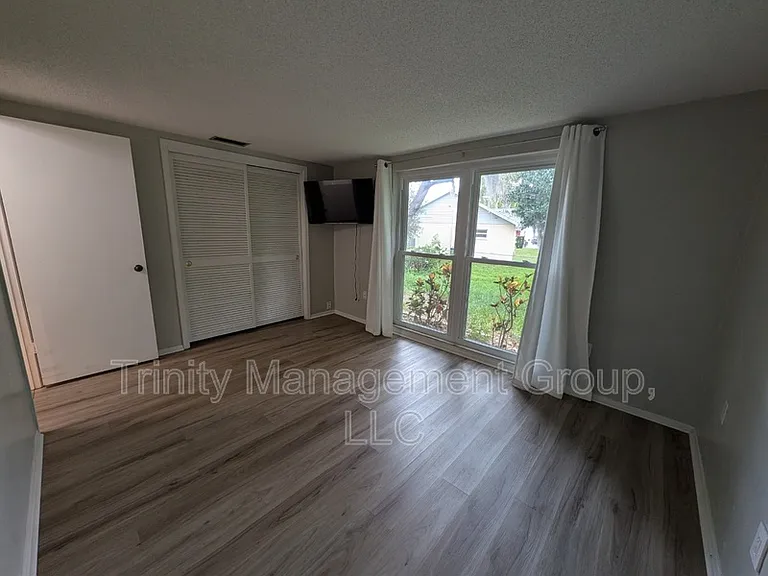 8605 Wagon Wheel Ln — Photo 16