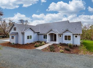 155 Country Aire Dr, Grants Pass, OR 97526