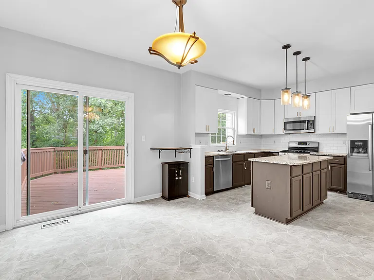 6880 Ridge Water Ct — Photo 6