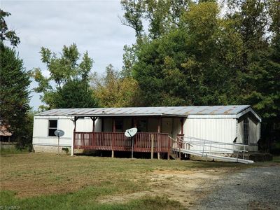 1275 Lower Lake Rd, Thomasville, NC, 27360