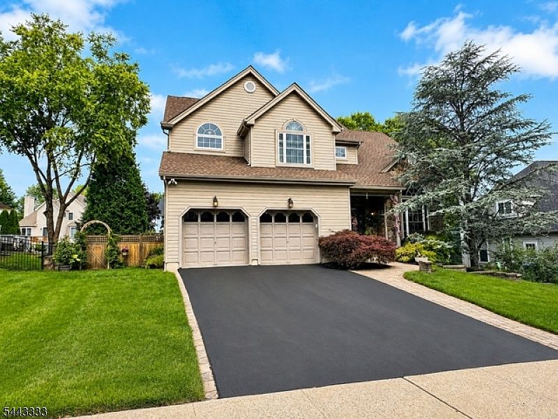 1st image of 47 Kyle Dr