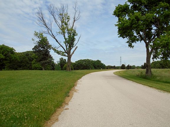 3rd image of Glen Owen Dr