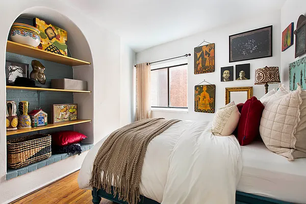 Sold by Douglas Elliman | media 16