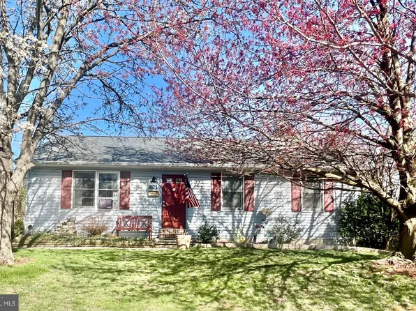 231 School Ln, Elizabethtown, PA 17022